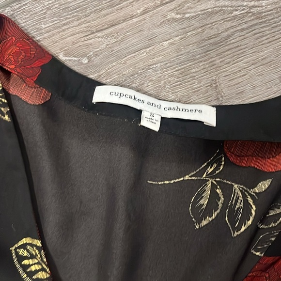 Cupcakes and Cashmere blouse size small - Picture 3 of 4